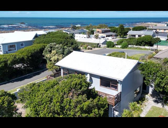 2 BEDROOM HOUSE FOR SALE IN KLEINBAAI